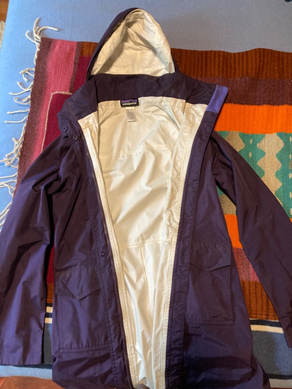 patagonia rain coat/jacket--xs - Picture 2 of 6